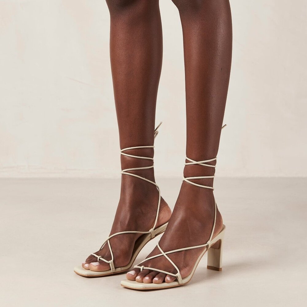 Brand New Alohas Bellini Sandals Cream/White Strappy Leather Sandals Heels EU38